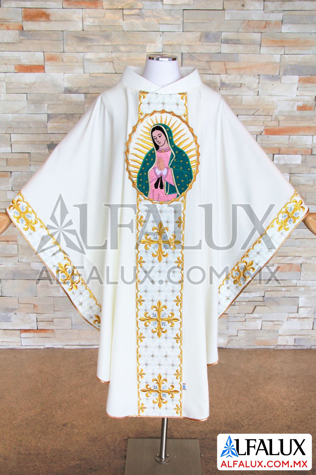 06 FLOR DE  LIZ Alfalux casulla central blanco orillas medallon virgen (1)